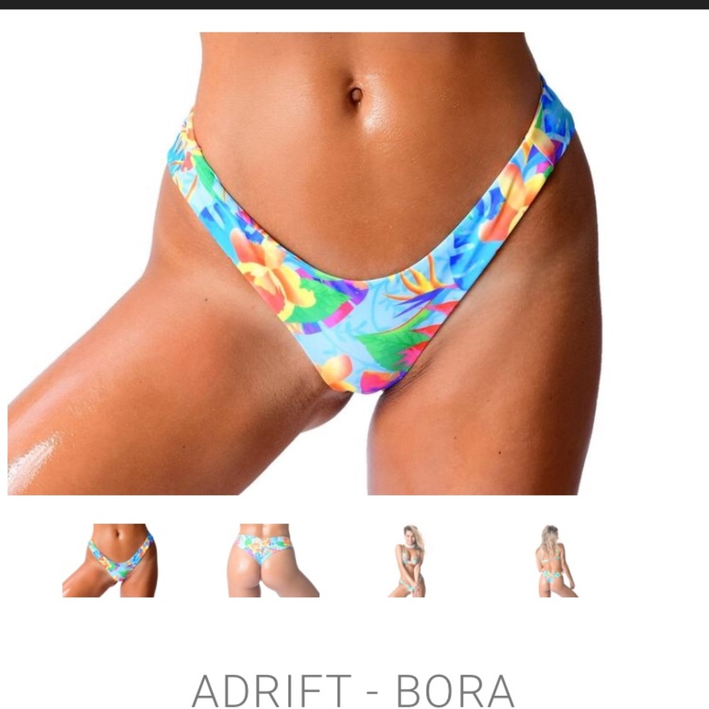 Moana bikini adrift bora